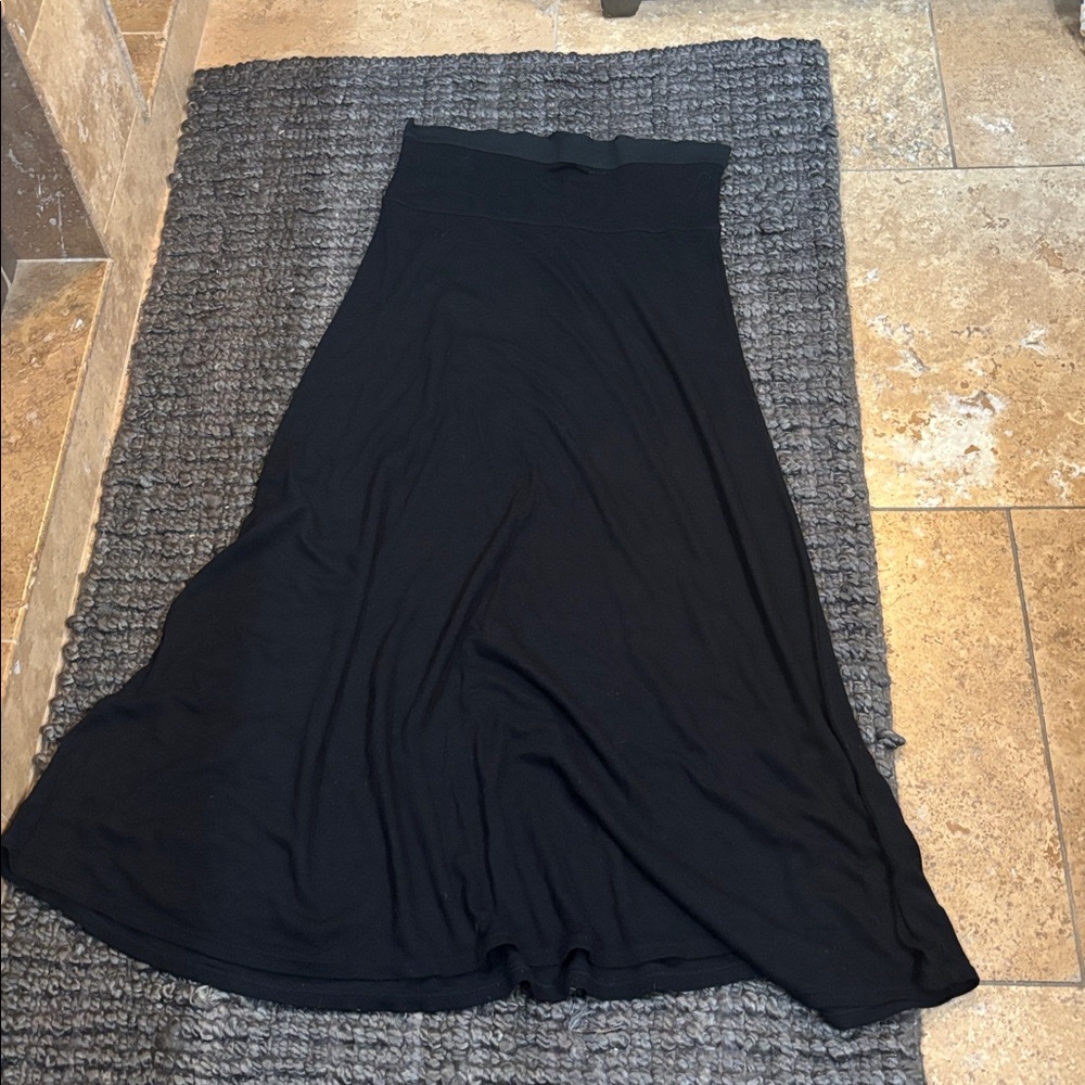 BCBG Ladies long black Skirt in black